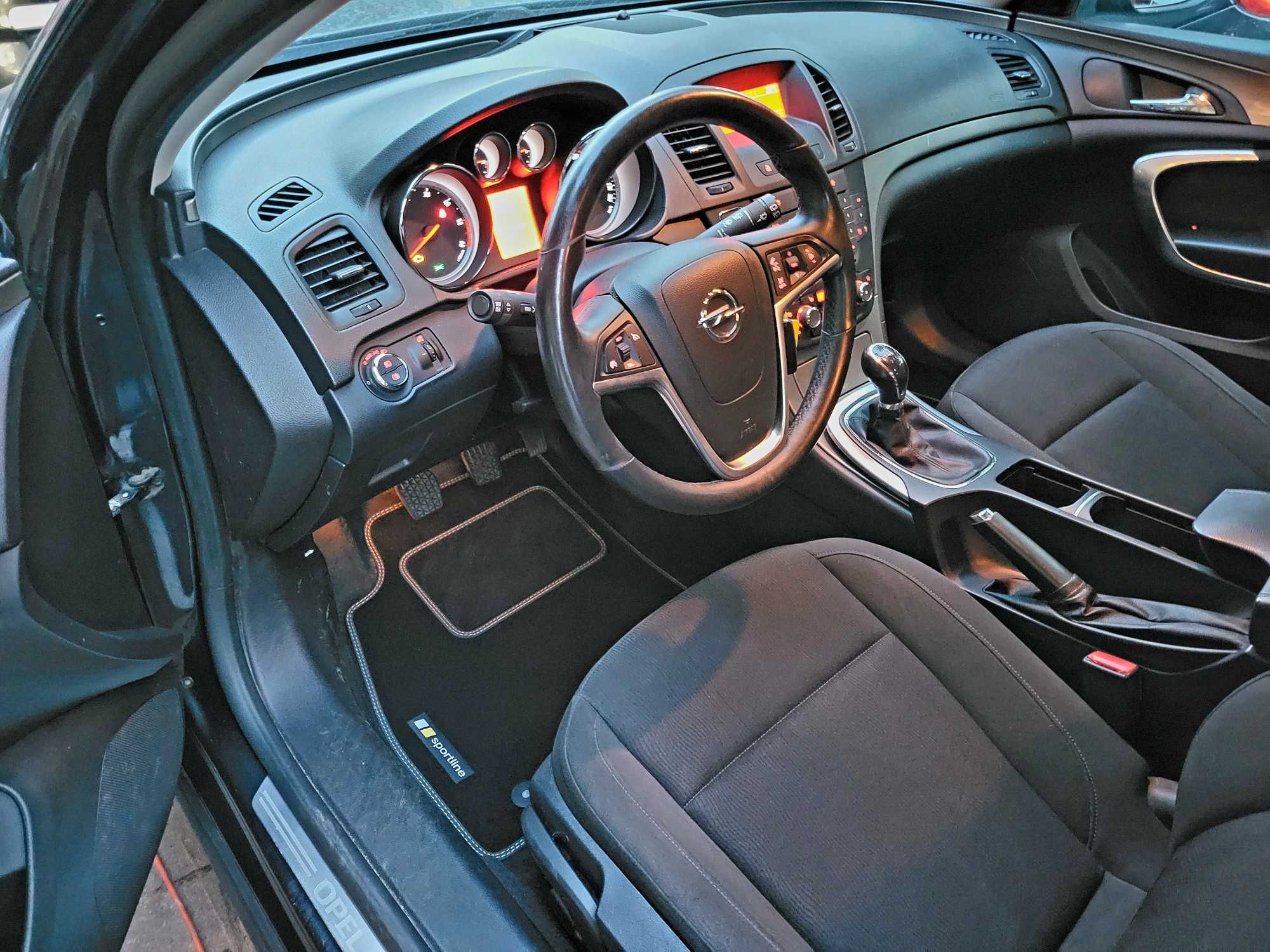 OPEL ASTRA J 1.4 T klima navi android grz.fotele 6bieg hak SUPER STAN