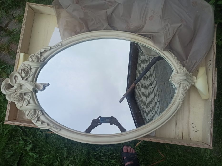 Дзеркало в декоративній обробці