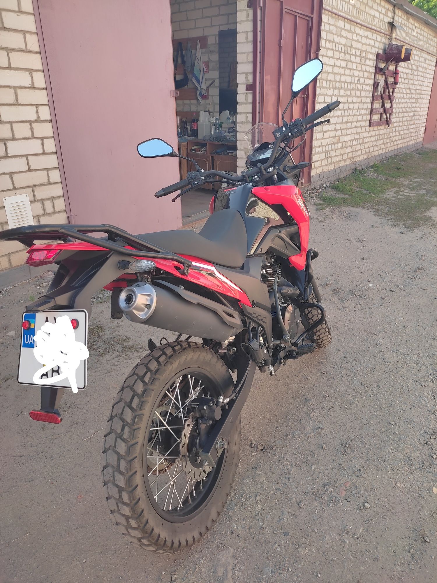 Мотоцикл LONCIN в идеальном состоянии.