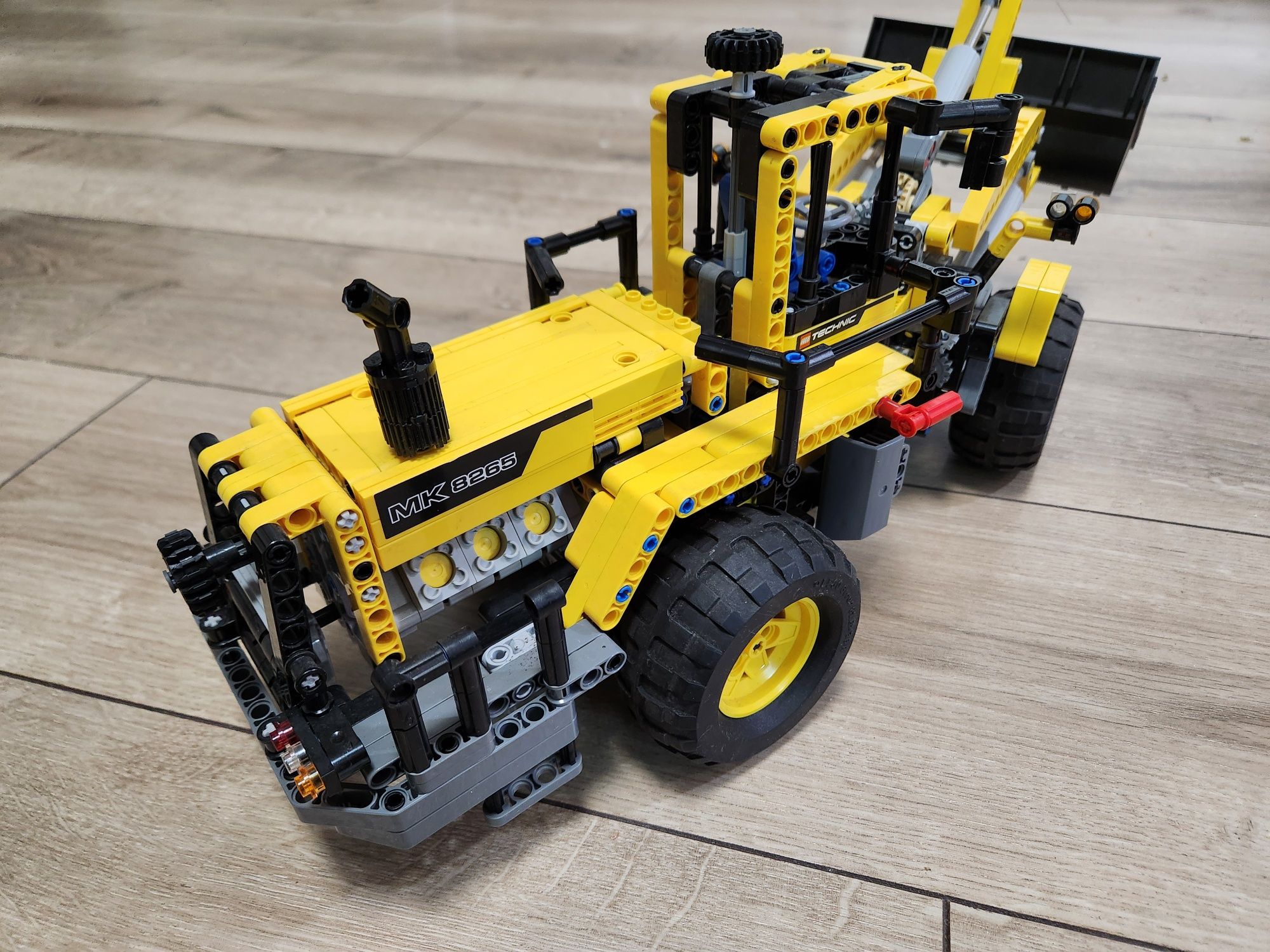 Lego 8265 Technic оригинал Лего экскаватор техник в отличном состоянии