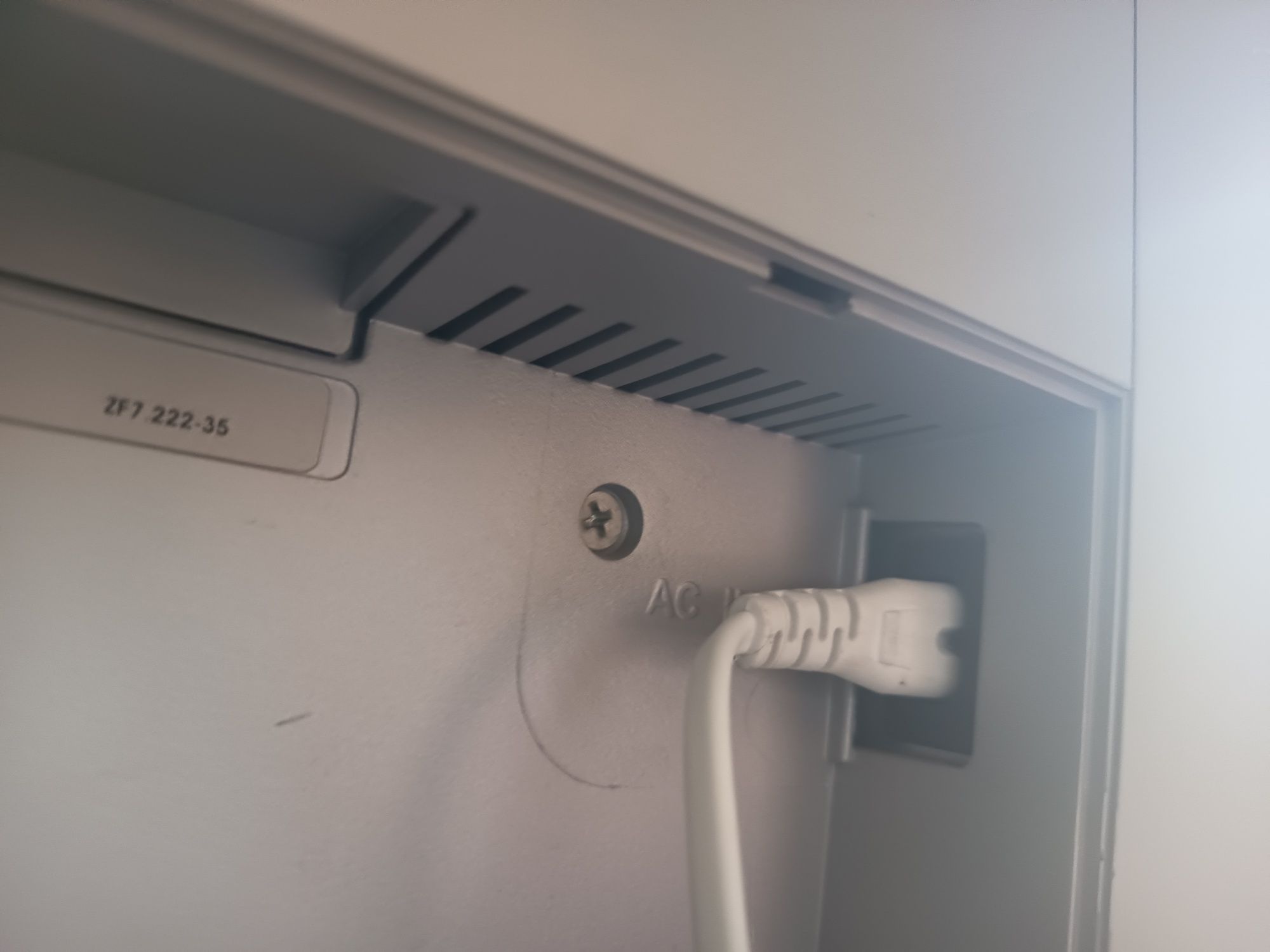 Telewizor GRUNDIG Vivance II 32 LXW