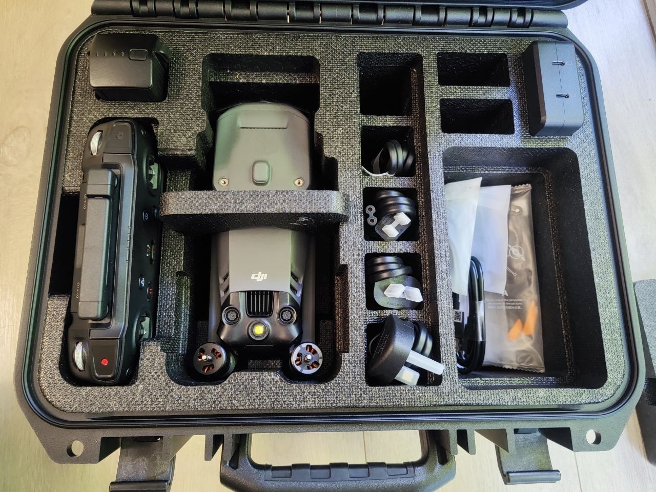 Квадрокоптер Djl Mavic 3T