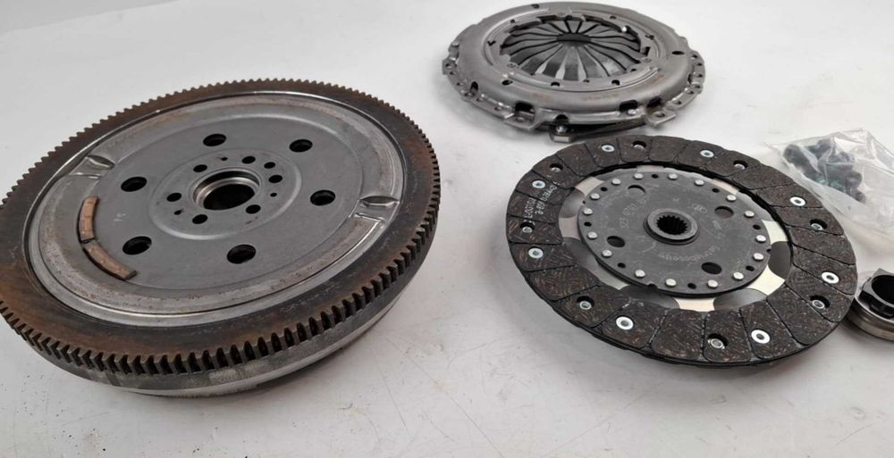 Sprzęgło z kołem dwumasowym LuK Berlingo C2 C3 C4 PEUGEOT/PARTNER