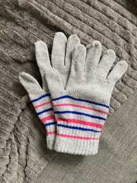 Szare rękawiczki z kolorowymi paskami