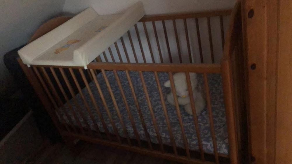 Dla dzieci łóżeczko i krzeselko do karmienia