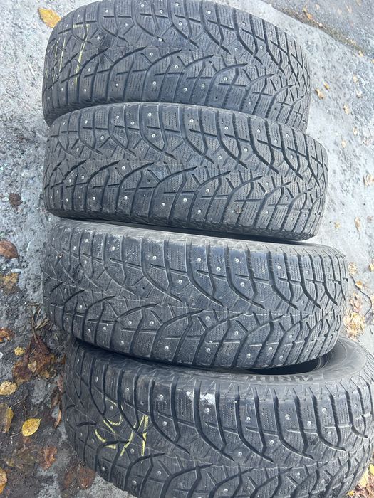 235/60R18 Bridgestone Blizzak Spike-02 SUV 107T