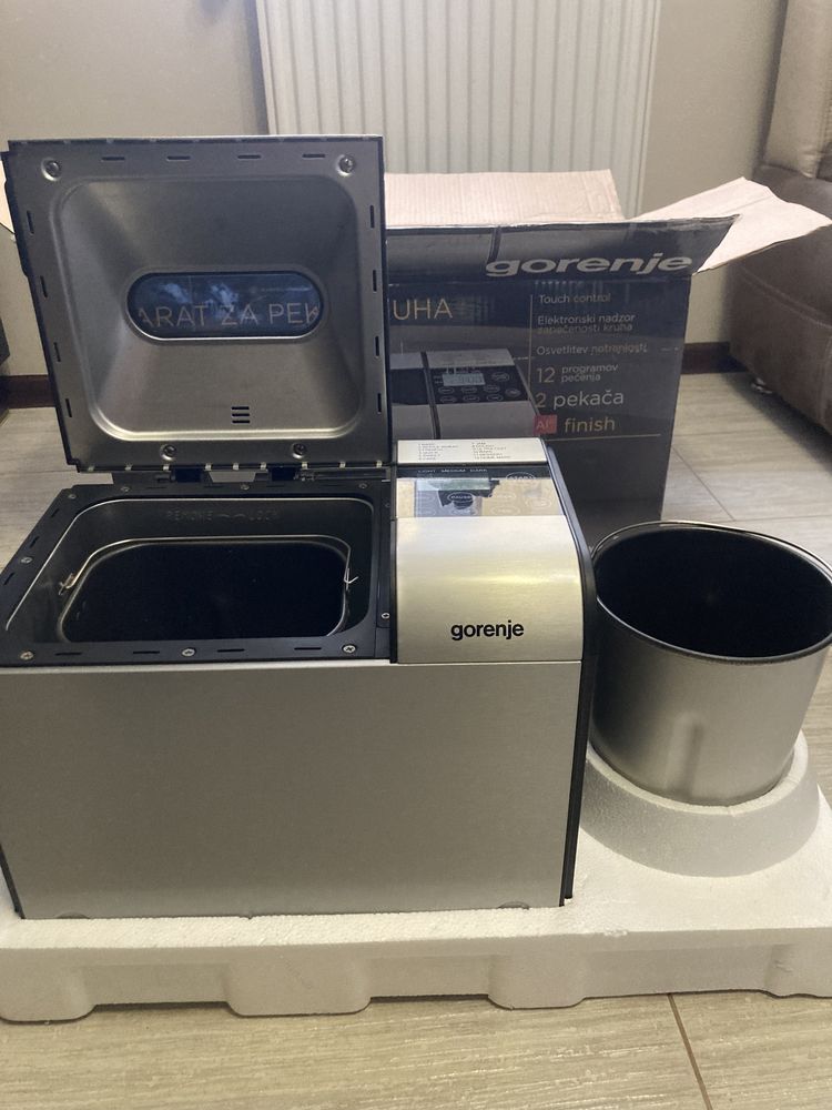 Хлібопічка gorenje BM900AL