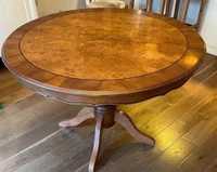 Stół dębowy - okrągły, stylowy z intarsjami drewniany