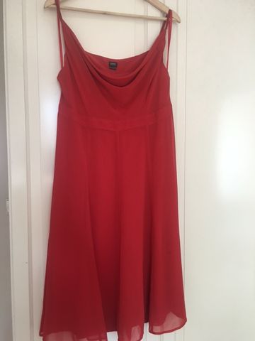 Sukienka Esprit Weselna lub Okazjonalna Czerwień Niemiecka