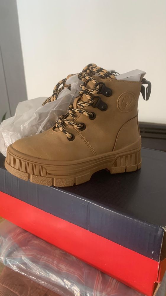 Botas Kiabi novas
