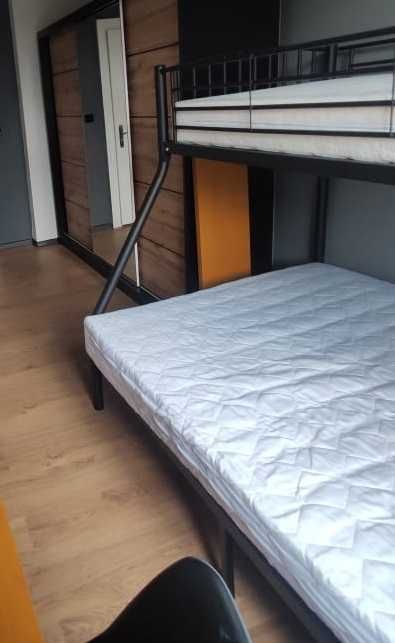 łóżko piętrowe 3 osobowe metal solidne 2 materace stan bdb