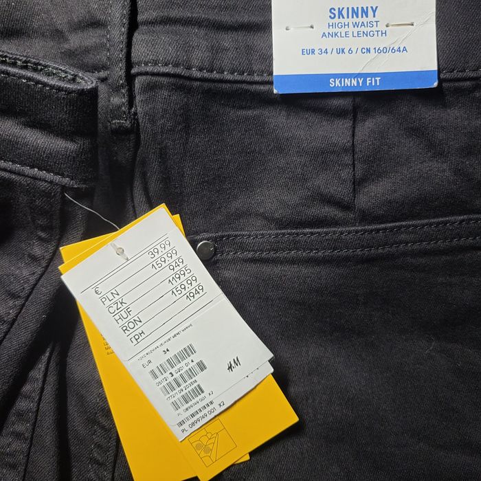 Класичні чорні джинси-скіни H&M (розмір 34)