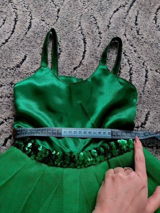 Святкова сукня для дівчинки на 2-3 роки