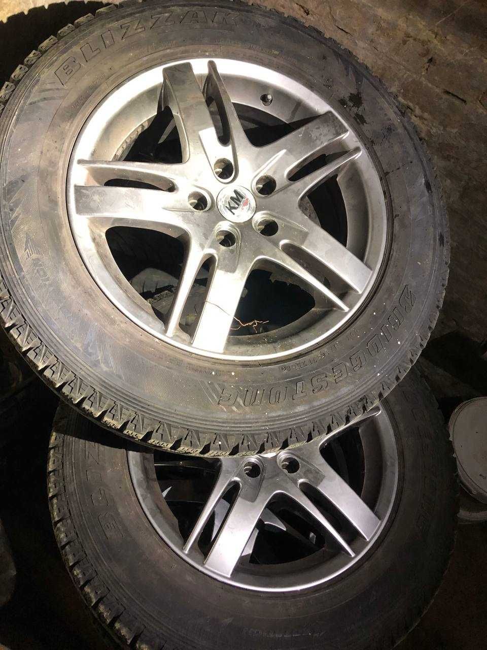 Шини зимові 225/65 R17 Bridgestone Blizzak DM-Z3 (з дисками)