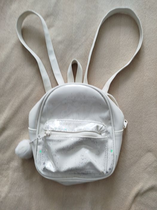 Mały plecak dla dziewczynki
