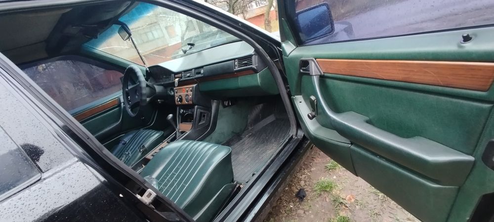 Mercedes Benz w 124 D