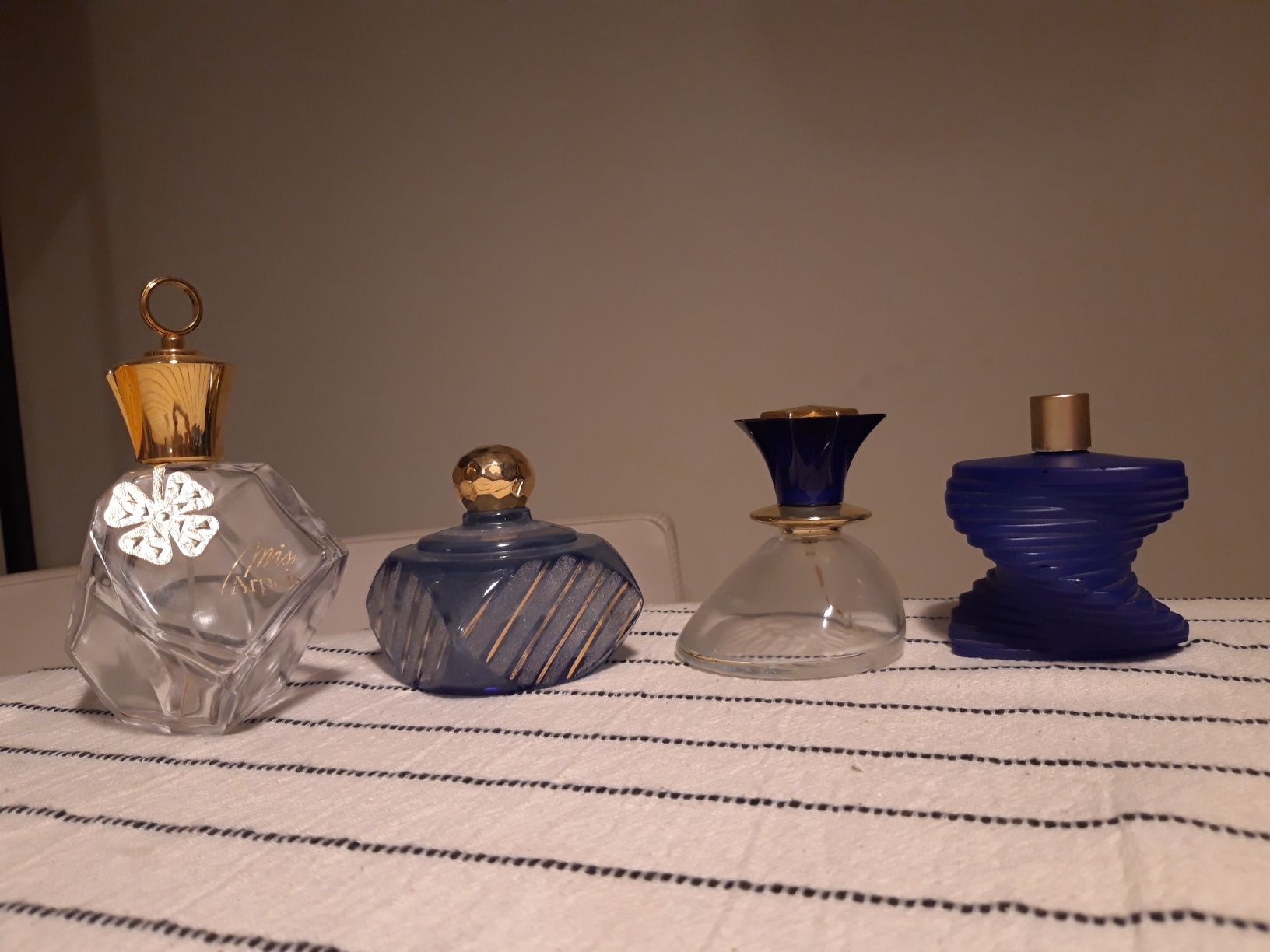 Vários frascos de perfume para colecção (sem perfume)