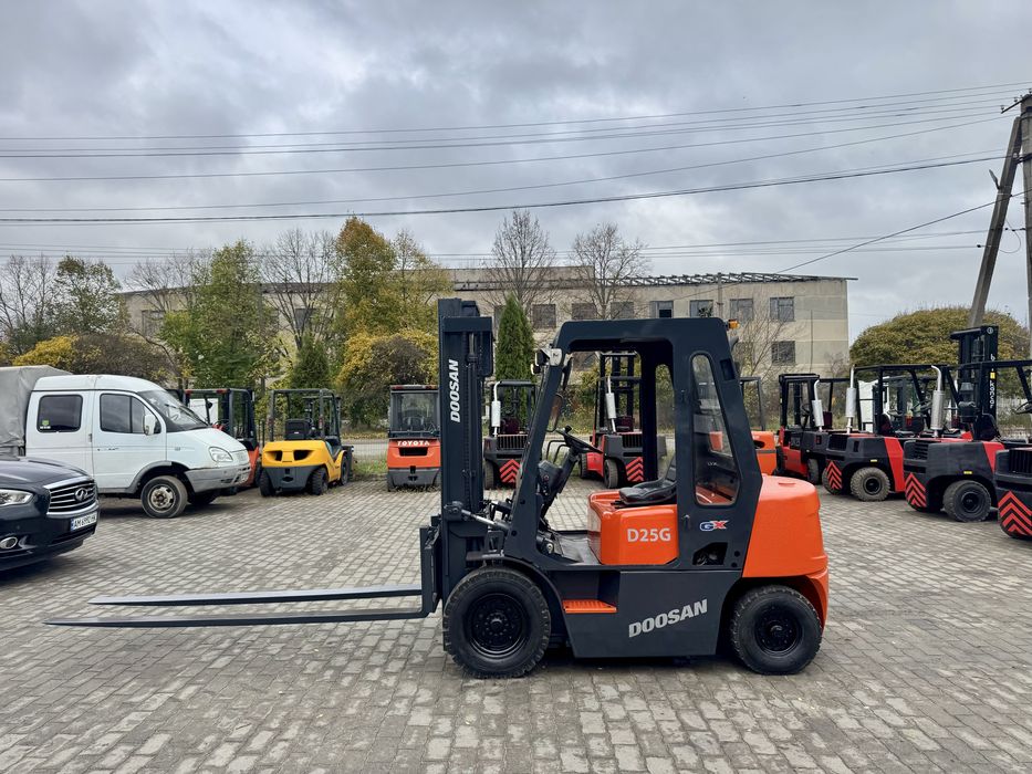Навантажувач Doosan D25G Дизель погрузчик