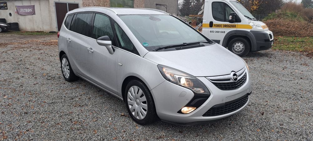 Opel Zafira Tourer 7osobowa 1.4 turbo 140km 2015r sprowadzona