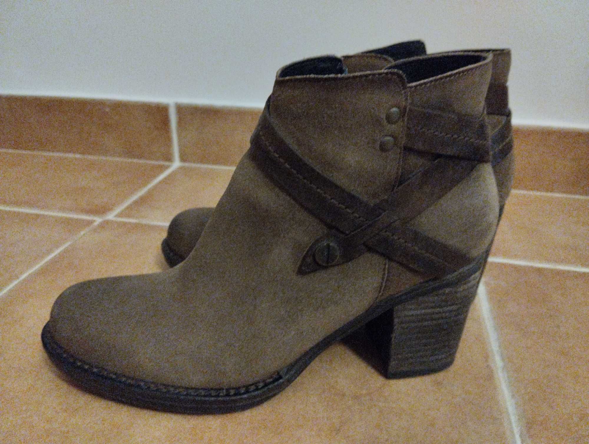 Botas com pouco uso