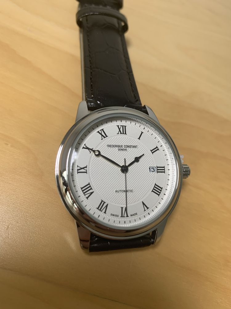 Zegarek klasyczny Frederique Constant kwarcowy z datownikiem