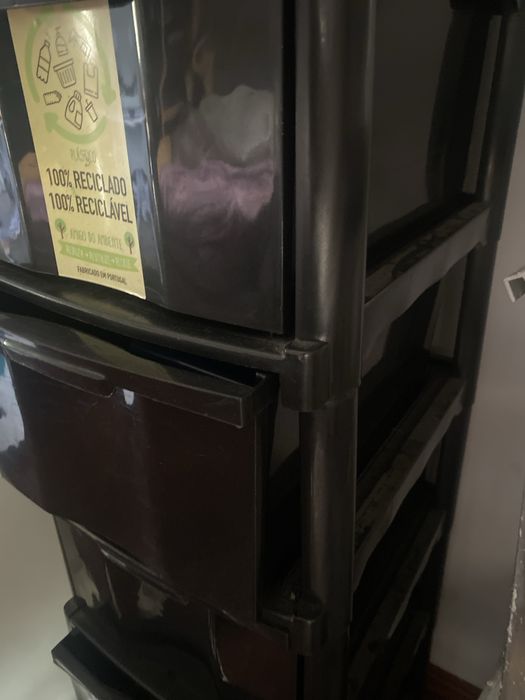 Gavetas plasticas pretas tenho 8