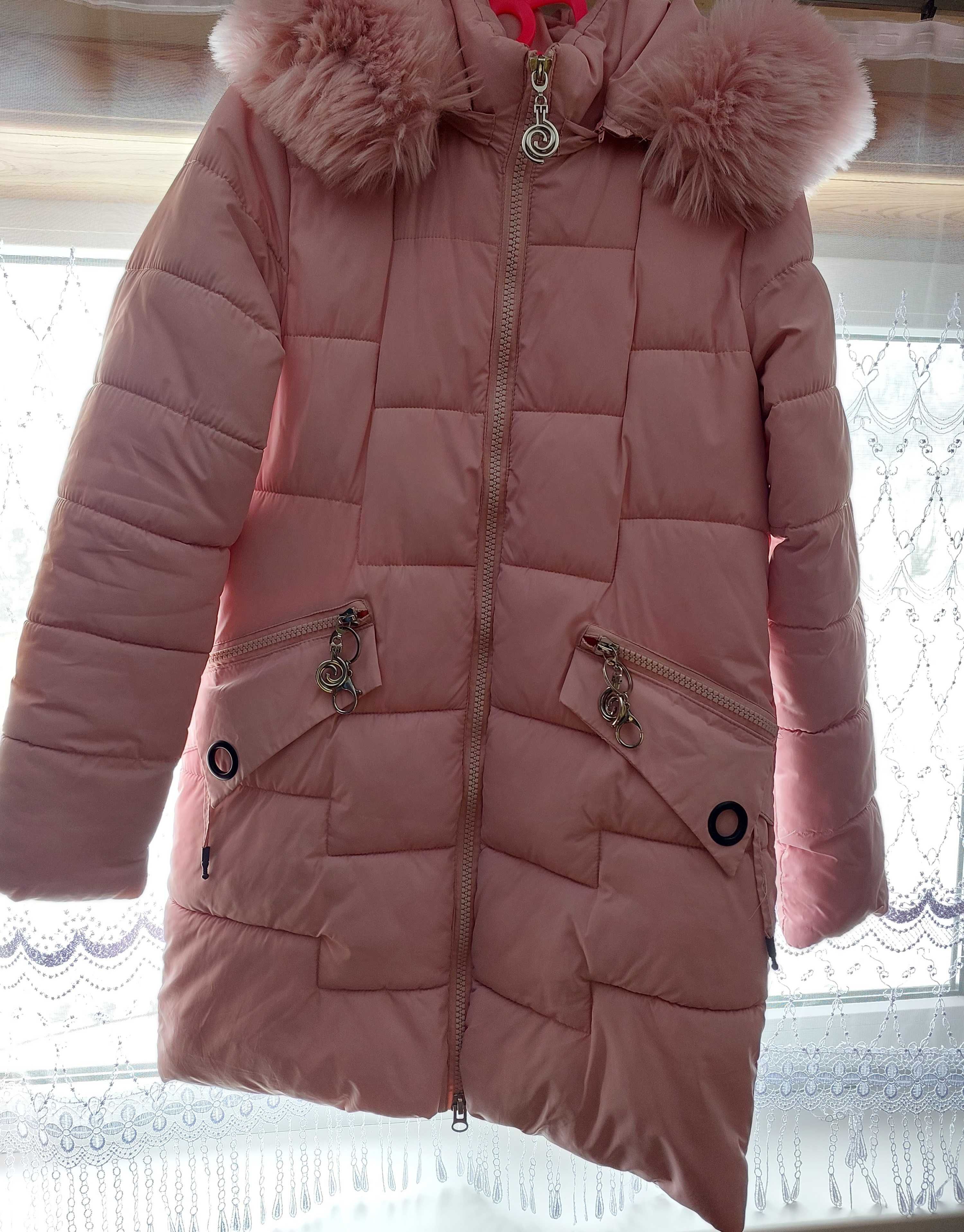 Зимова куртка ніжно рожевого кольору