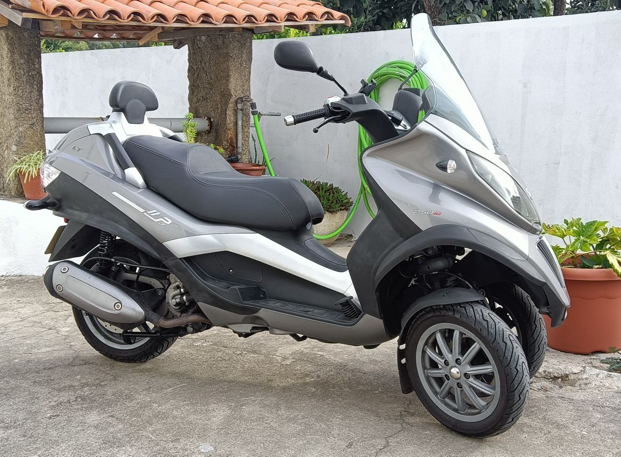 Piaggio MP3 250 ie LT  - 2011
Pode ser conduzida com ca