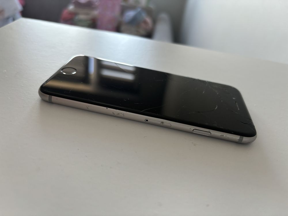 iPhone 6 16GB space gray, uszkodzony ekran