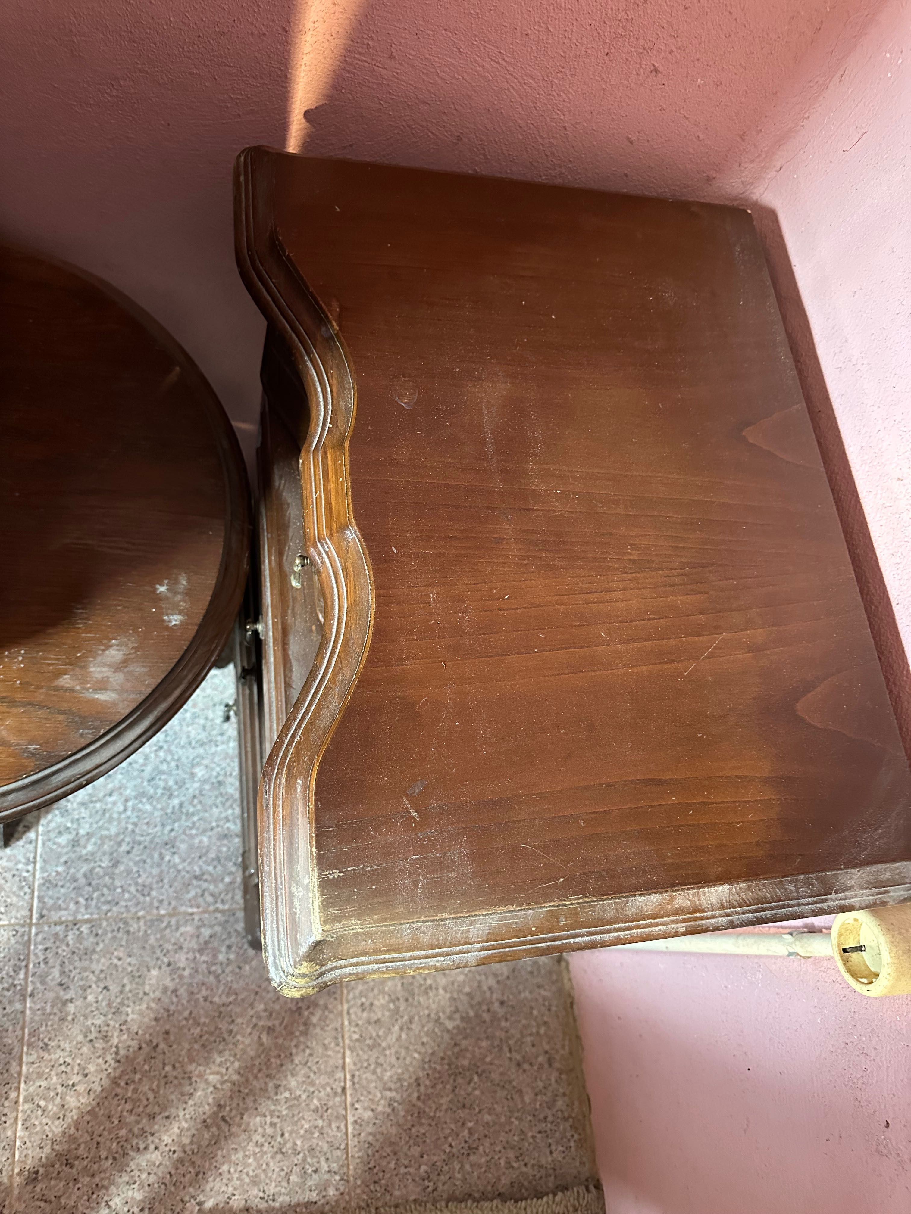 Conjunto de mesas de cabeceira