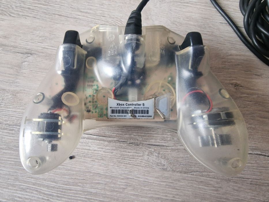 Konsola XBOX Classic Crystal Edition oryginalny stan, pad,