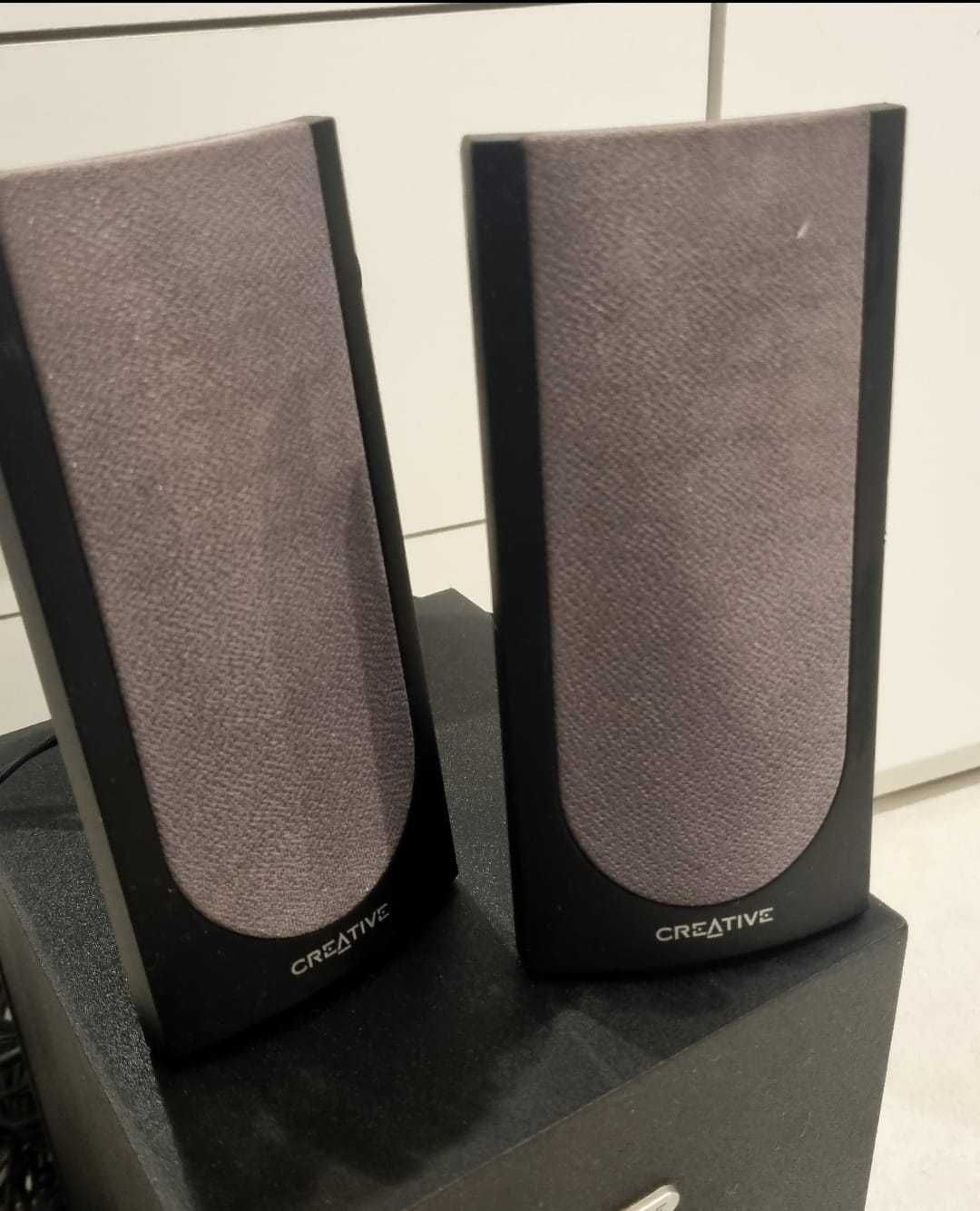 Subwoofer z głośnikami firmy creative