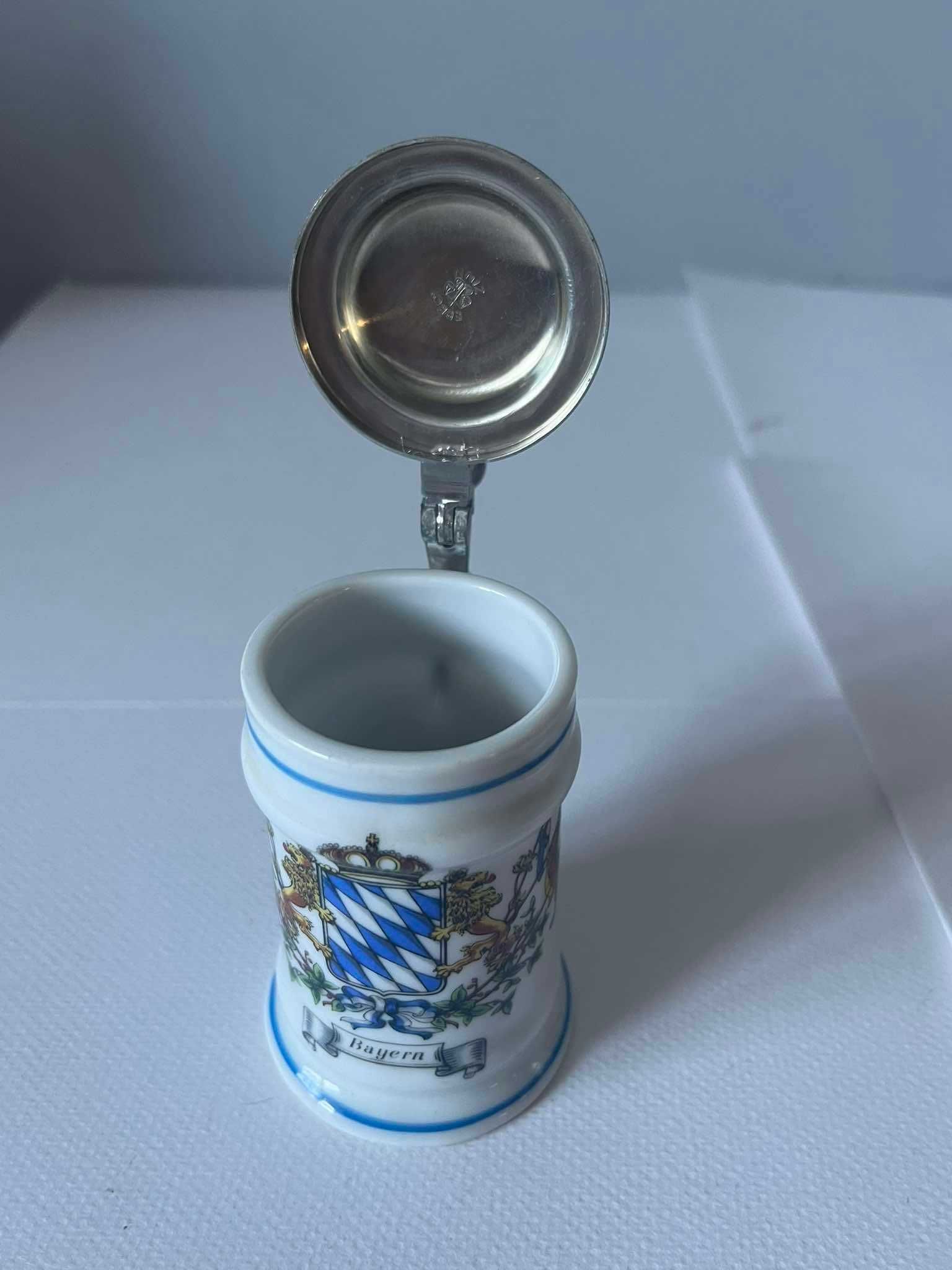 Ceramiczny mini kufelek z pokrywką z cyny Bavaria Germany