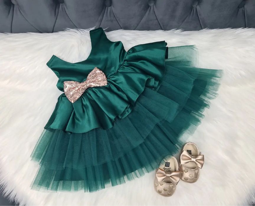 Святкова сукня для дівчинки