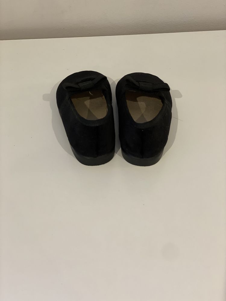 2 pares de Sapatos da PISAMONAS, tamanho 22.