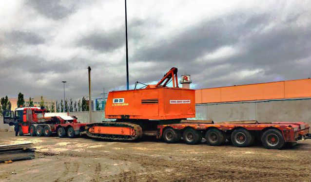 Трал Низкорамный. Услуги трала. Негабаритные перевозки. Автокран