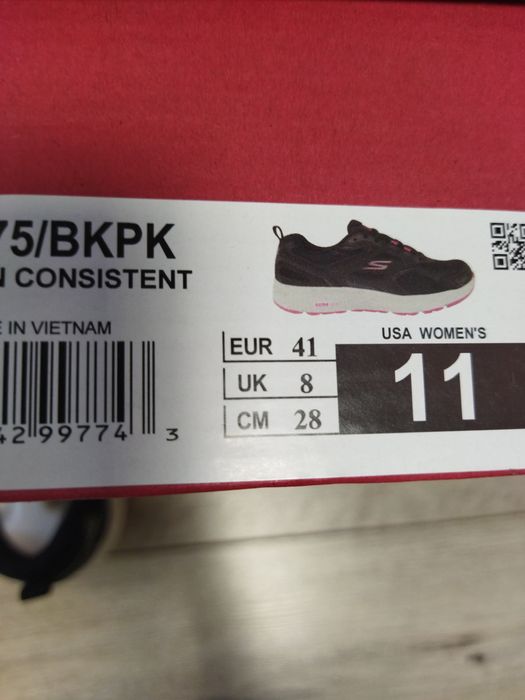 Кроссовки женские  Sketchers 41,5 р