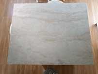 Maravilhoso  tampo de mesa em PEDRA DEKTON .
