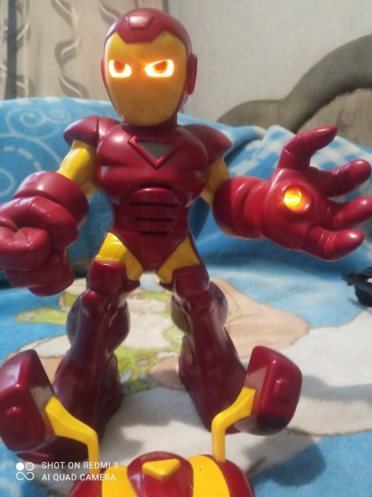Продам робота  Железного человека
