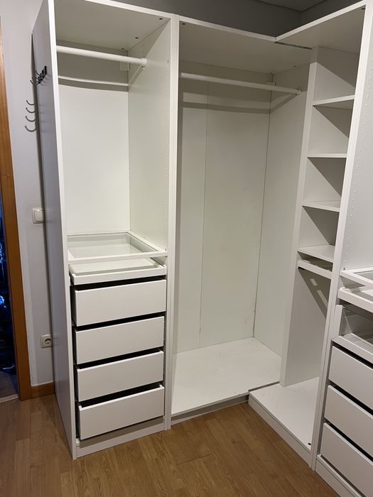 Roupeiro completo de canto IKEA