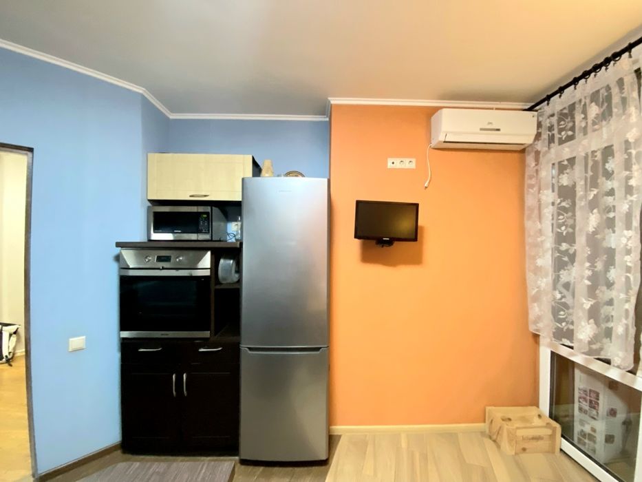 Науки 80а, 3 кімнатна роздільна, монолітний будинок