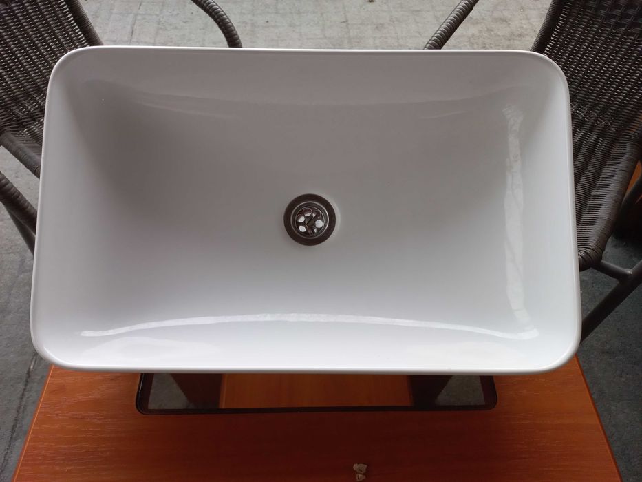 Umywalka biała nablatowa 50 cm