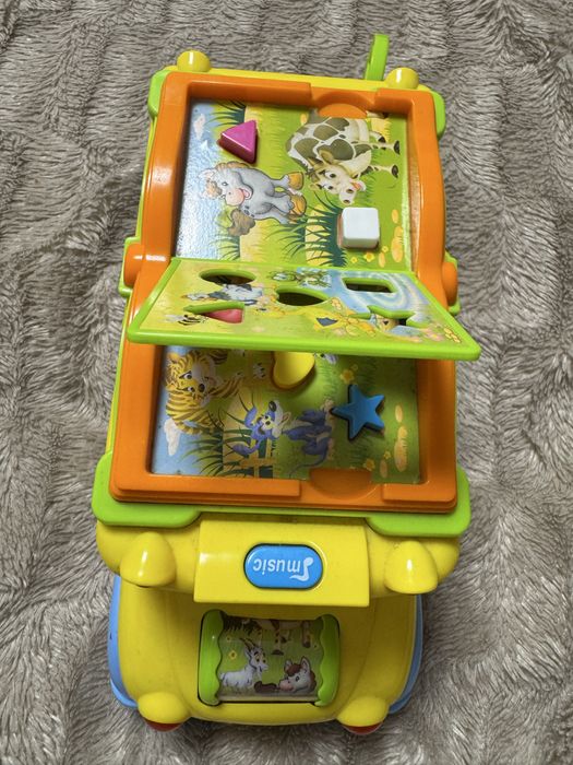 Інтерактивна машинка, шкільний автобус