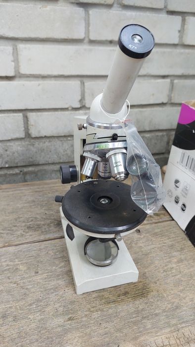 Мікроскоп Ломо Р 11,робочий мікроскоп