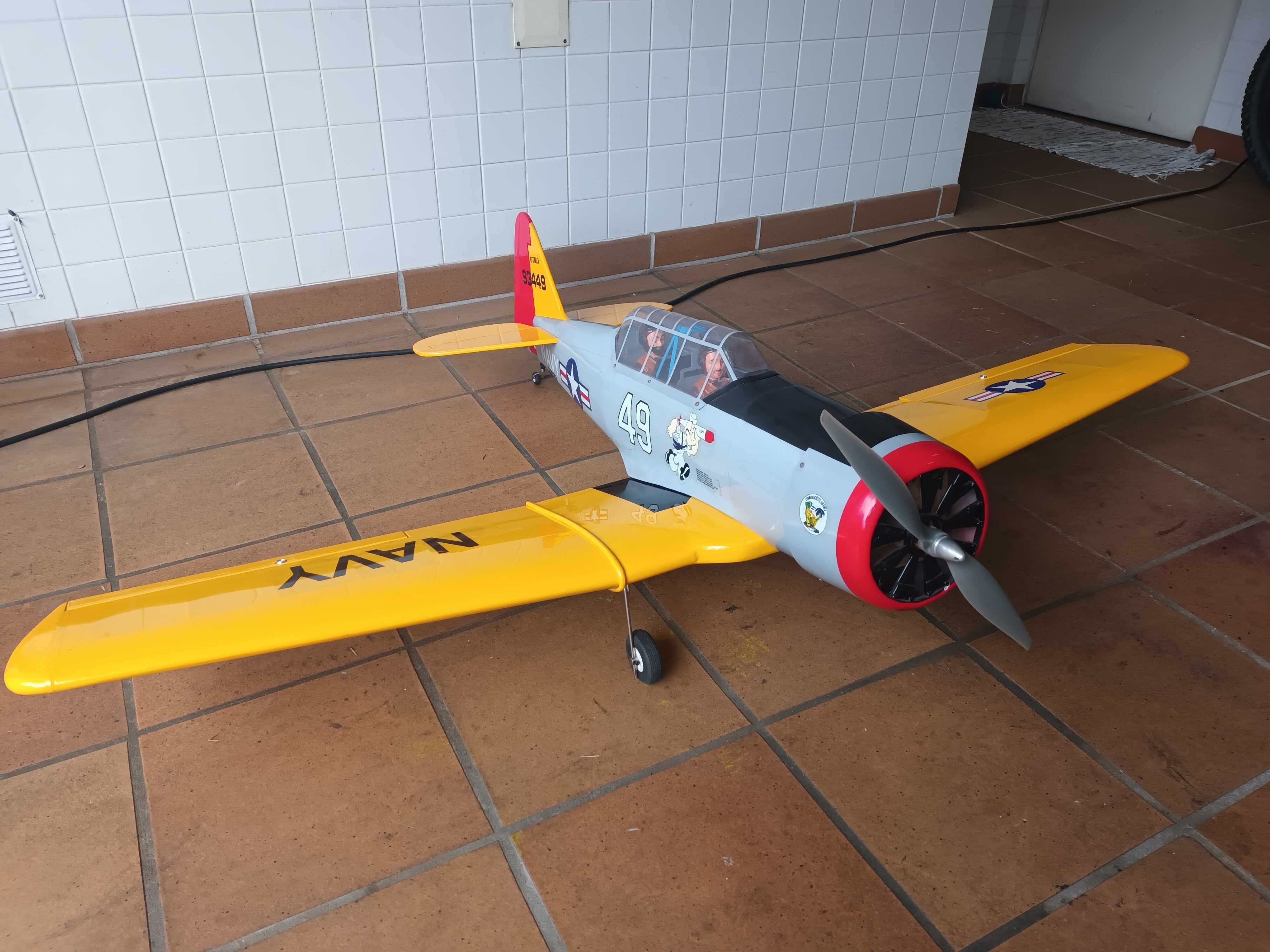 Avião RC  - AT6 Texan
