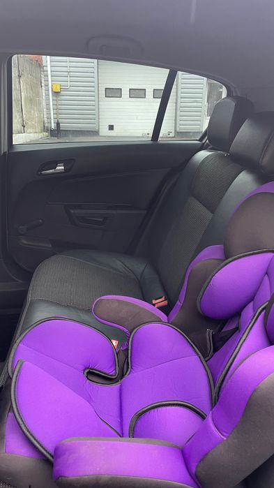 Opel astra машина