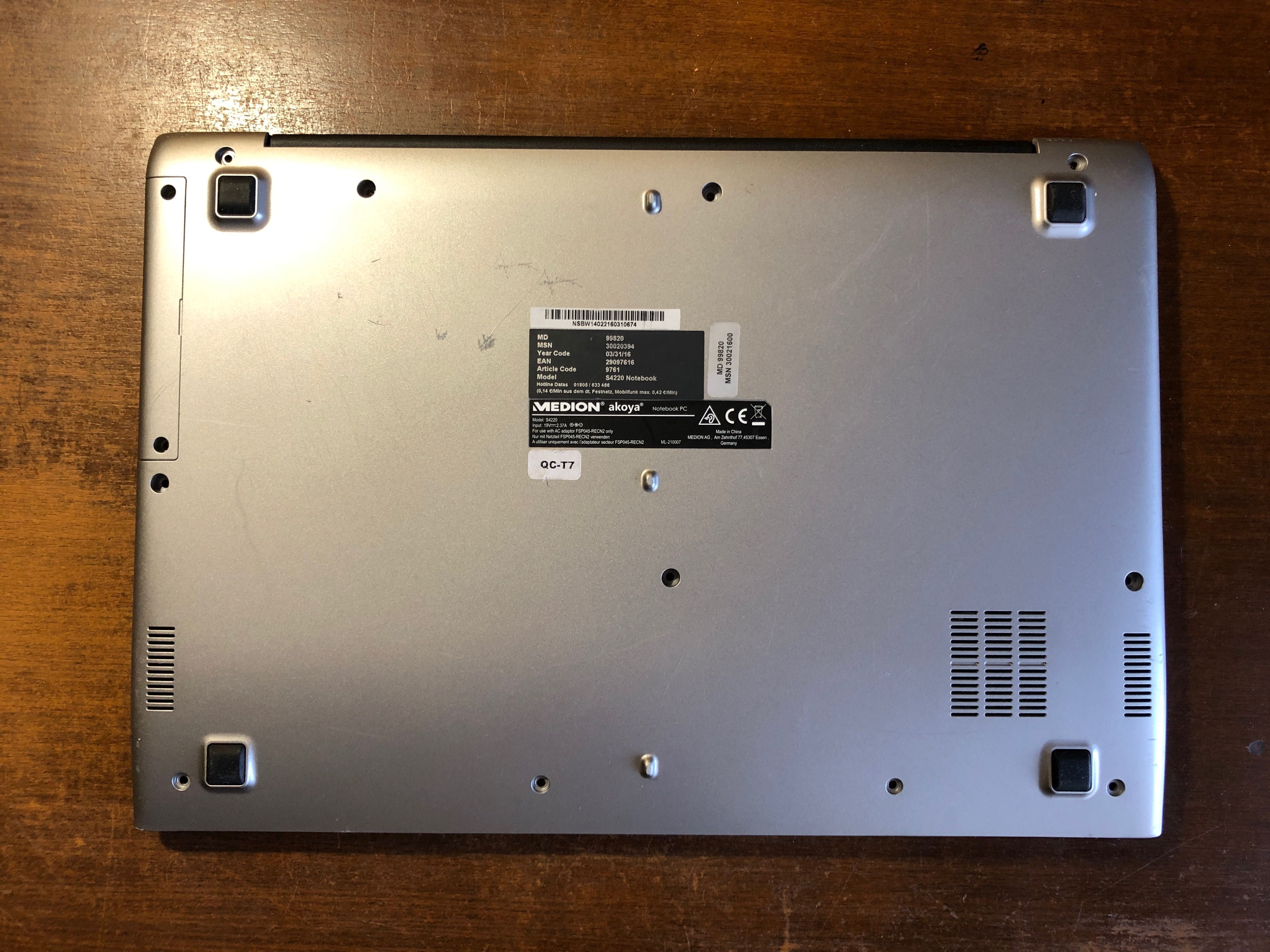 Ноутбук Medion MD 99820   S4220 під заміну мультиконтролеру