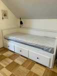 Łóżko IKEA Hemnes, rozkładane z 2 materacami i  3 szufladami