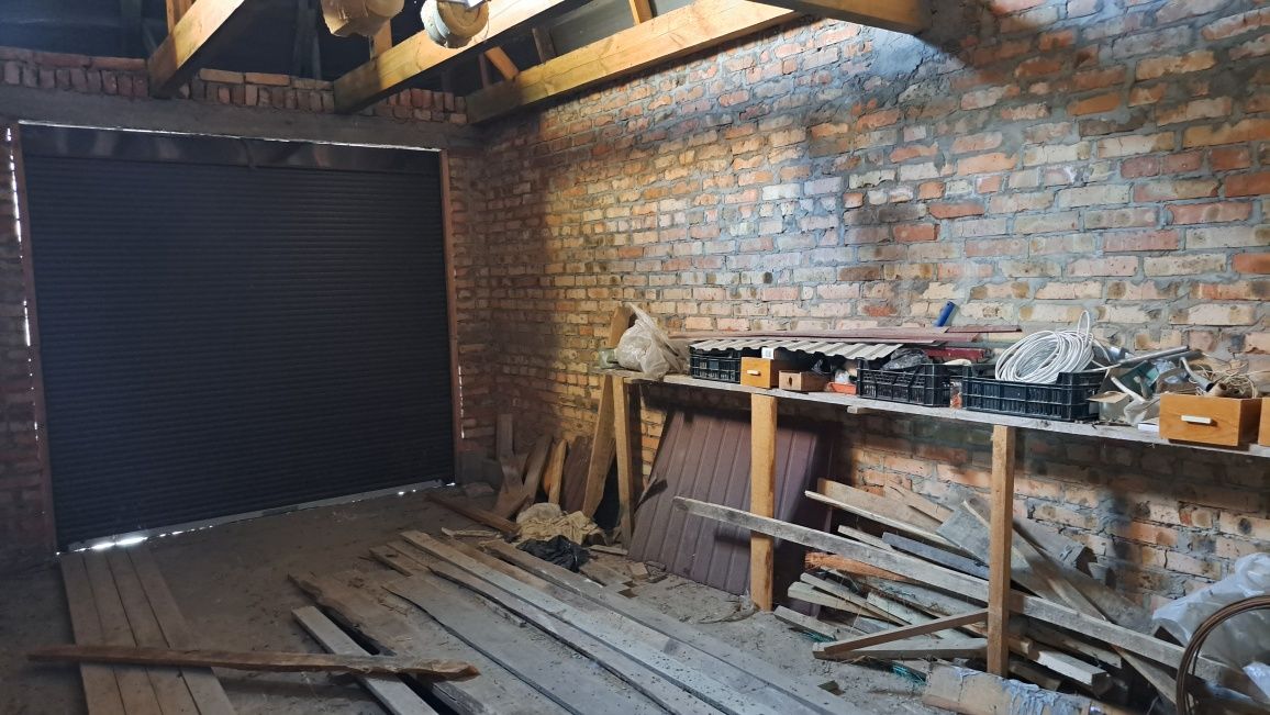 Продаж будинку .