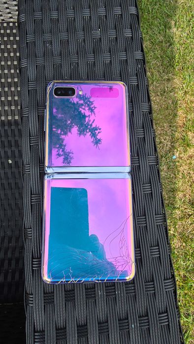 Samsung z flip SM-F700 uszkodzony